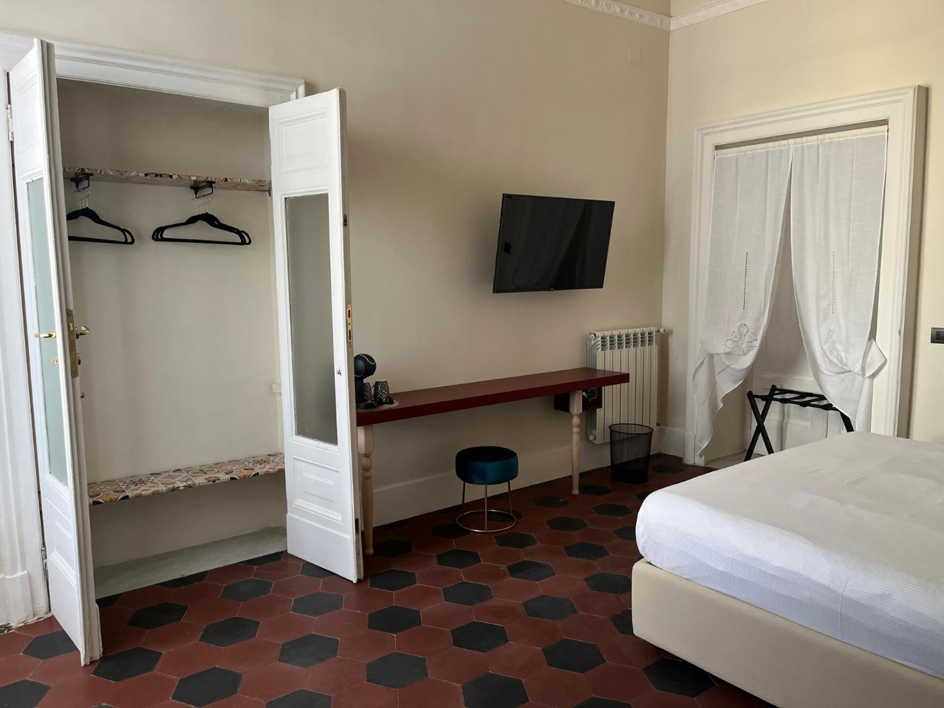 Voglia 'E Turna Hotel เนเปิลส์ ภายนอก รูปภาพ